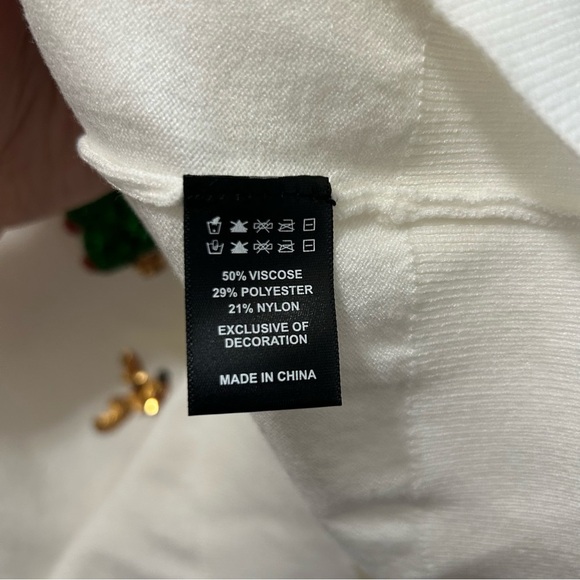 Victoria Harbour Sequin Reindeer and Christmas Trees Christmas Sweater NWT L - Picture 4 of 6